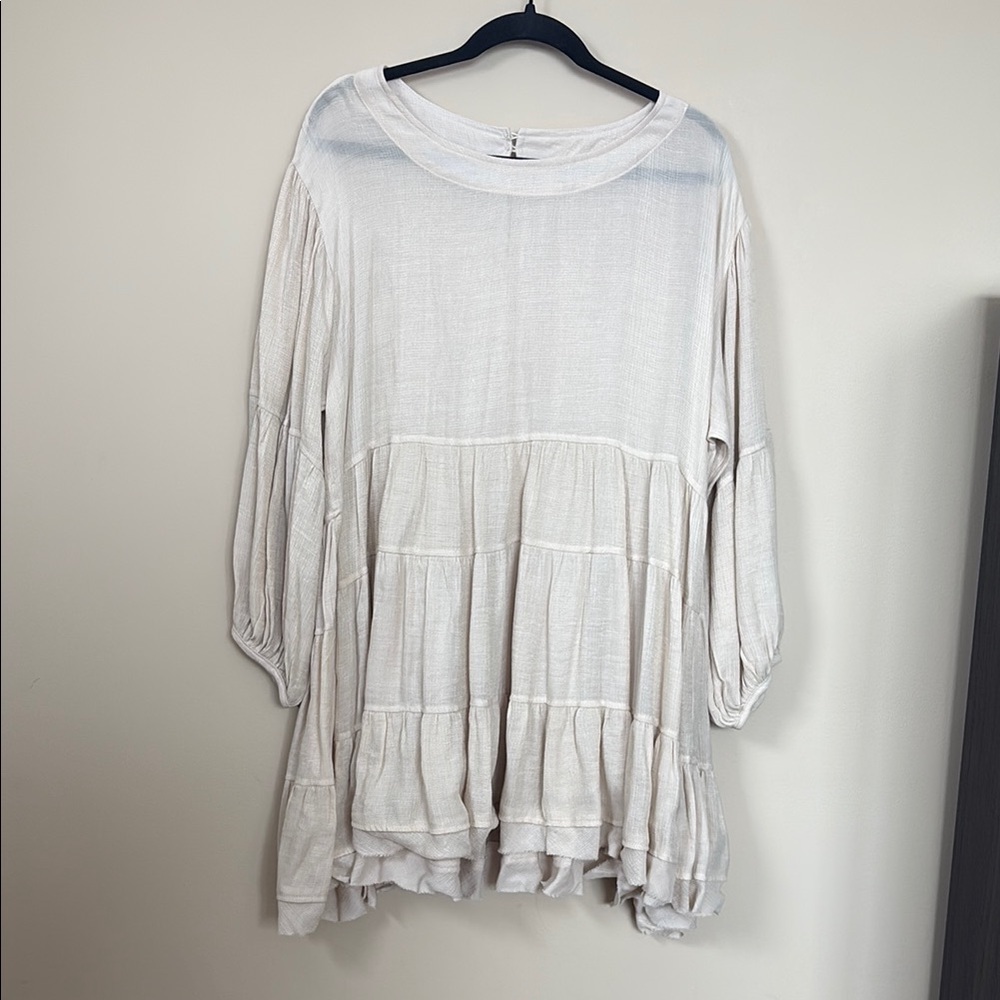 Entro Cream Tiered Tunic Top